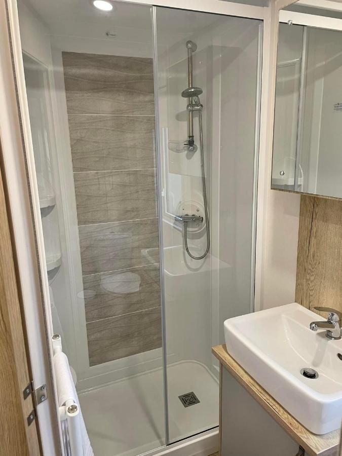 Supersonic Apartment Glasson Екстериор снимка