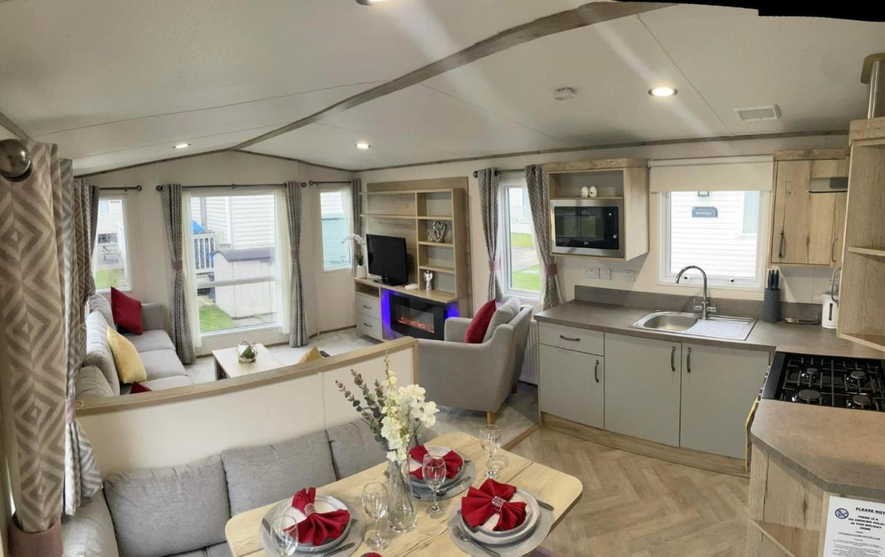 Supersonic Apartment Glasson Екстериор снимка